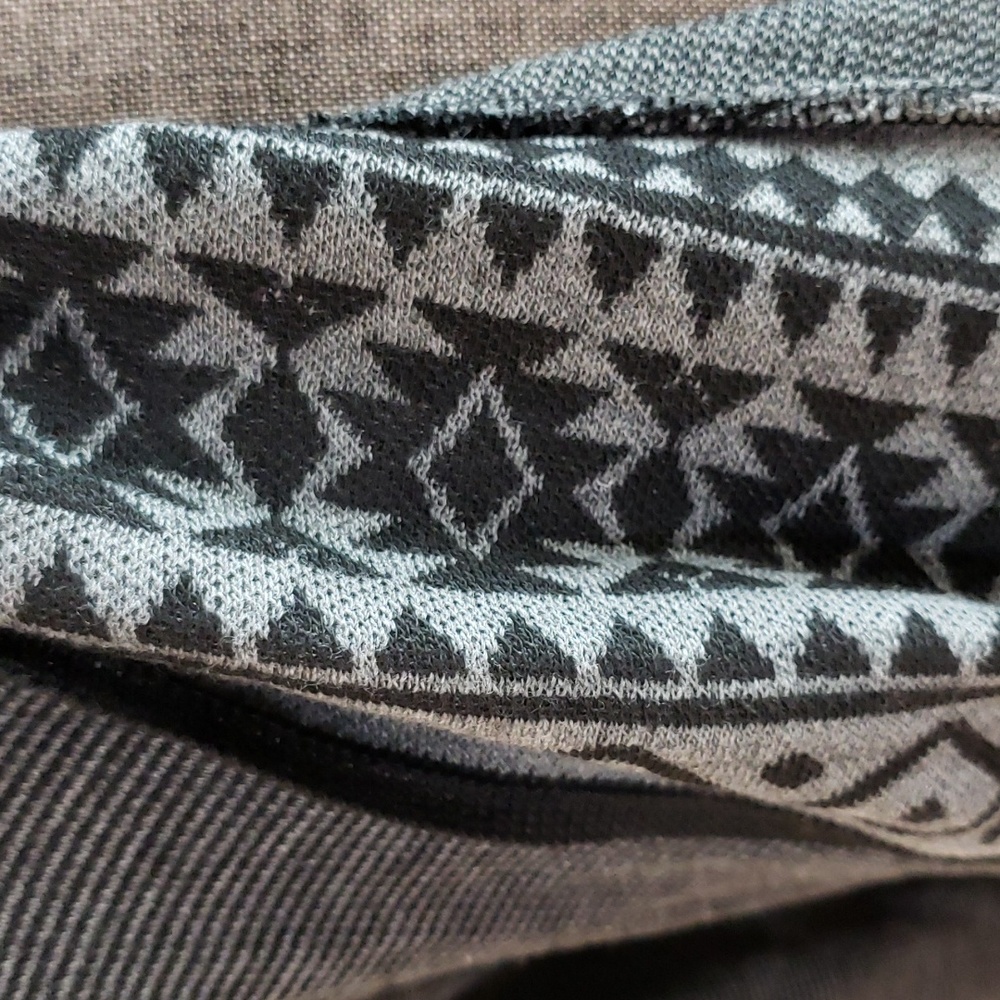 Pretty Cardigan - Picture 2 of 4